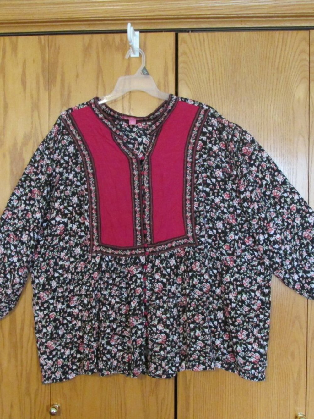 WOMAN WITHIN WOMEN'S SIZE 5XL (38 / 40) TOP BLACK FUCHSIA PINK FLOWERS BUTTON D